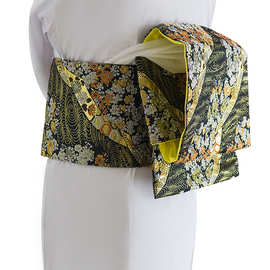 日本和服女樱花