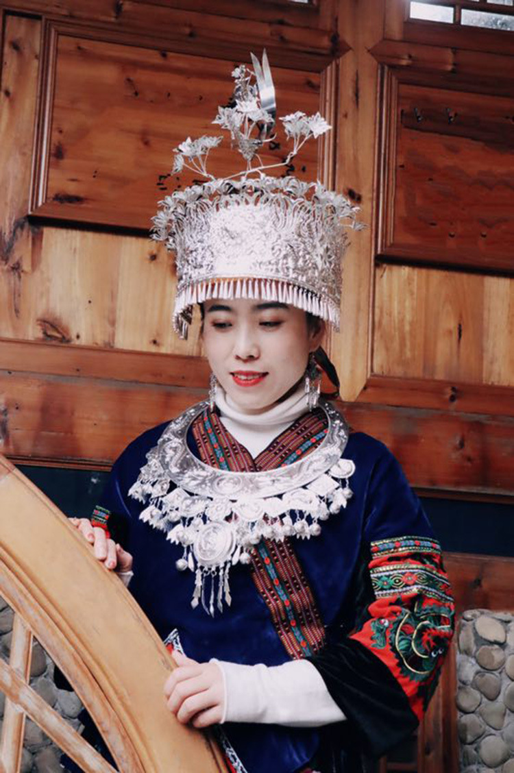 苗银头饰贵州苗族银饰帽子项圈牛角凤凰演出服装银饰帽子项圈直销