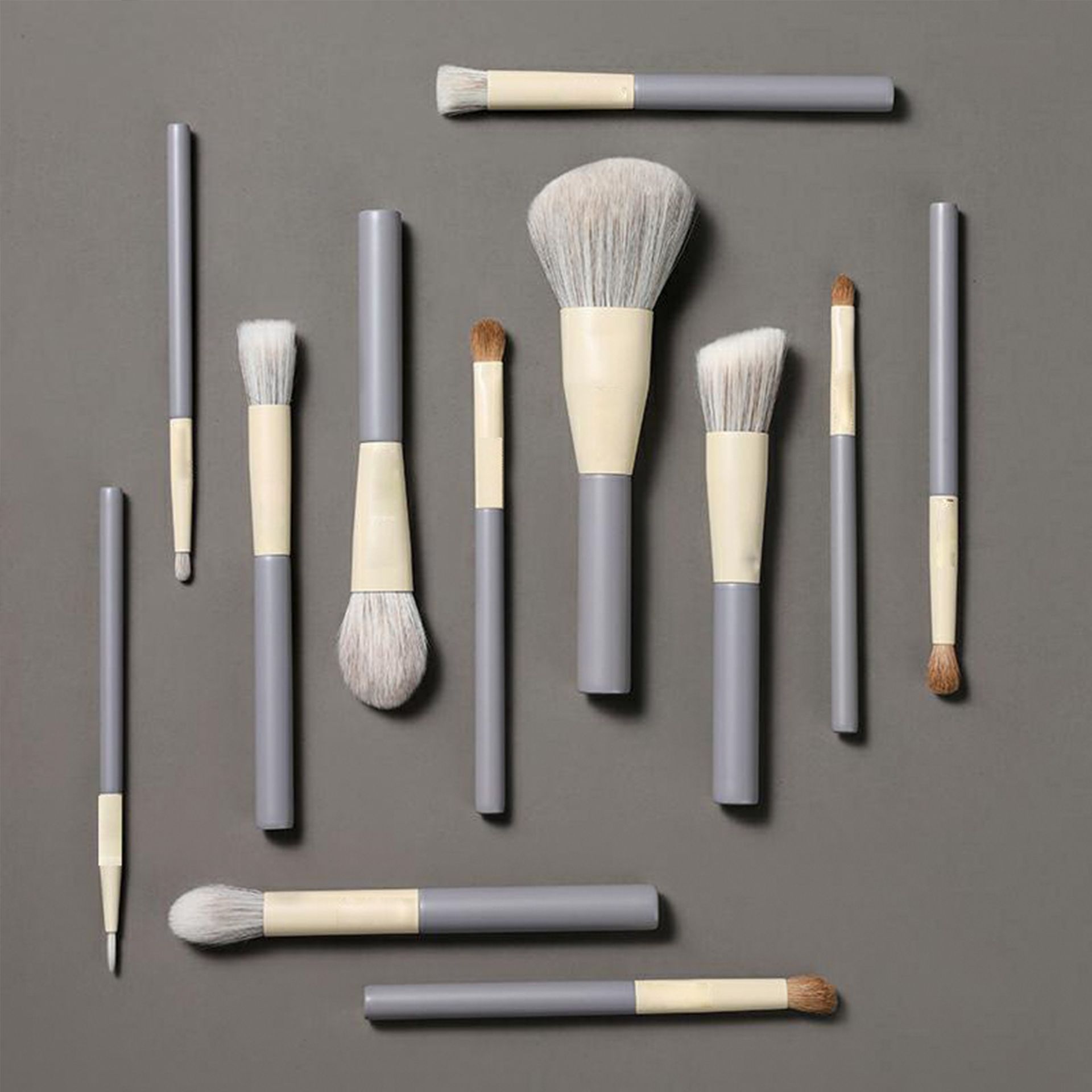 化妆刷新款现货12支初学者化妆刷套装腮红刷 眼部刷 散粉刷美妆工