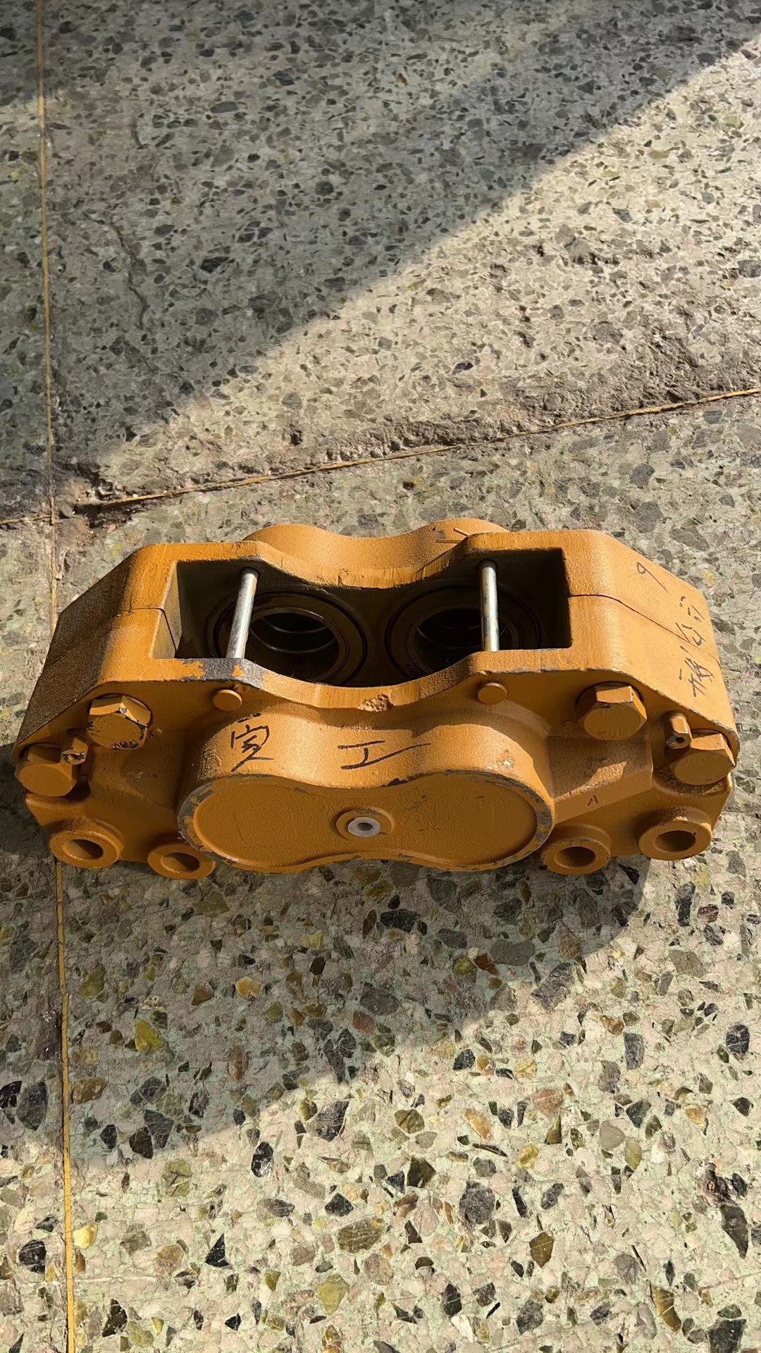 山工656d轮式装载机铲车刹车钳制动钳50 60自制桥用5217525