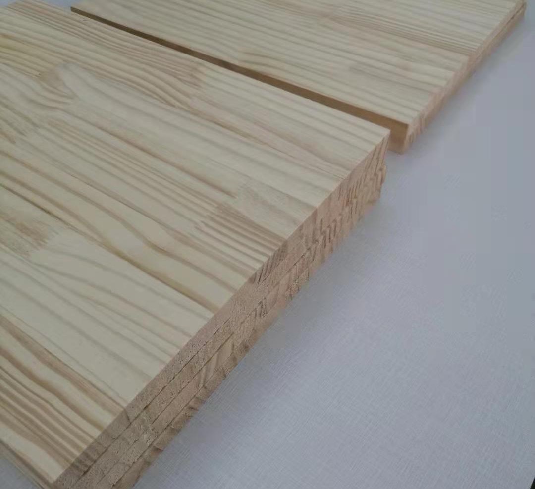 产地货源新西兰辐射松直纹插接板松木指接板实木板材定制9mm12mm
