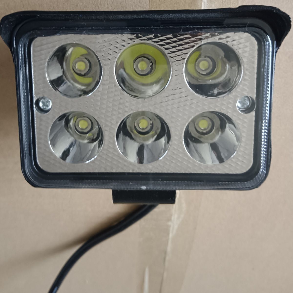 超亮汽车led大灯3寸方6珠反光杯12v80v通用货车射灯-阿里巴巴