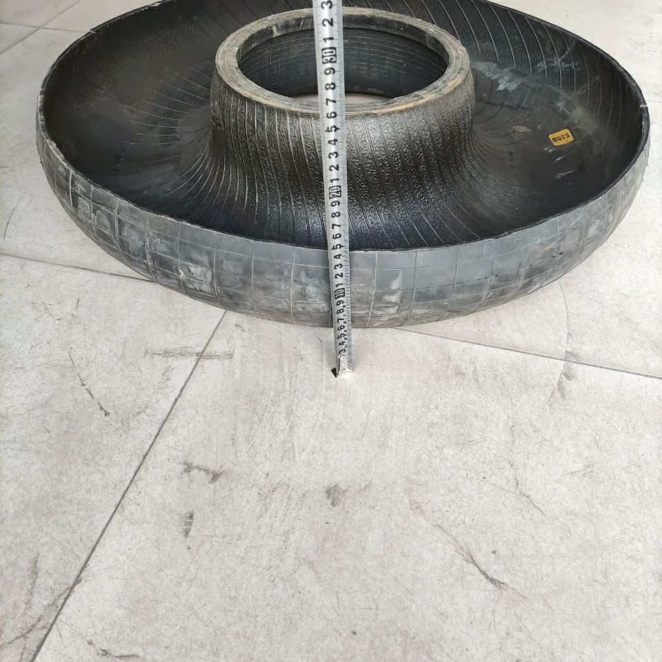 加厚轮胎料槽喂猪食槽鸡食槽小猪饲料槽仔猪保育肥猪料盆养殖用品