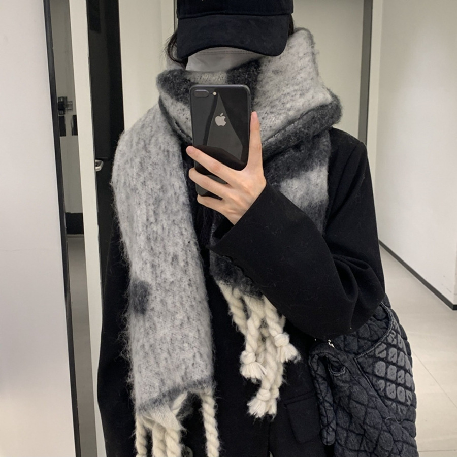 2022新款秋冬f字母围脖超长超厚的加大粗辫子围巾女出街女神单品