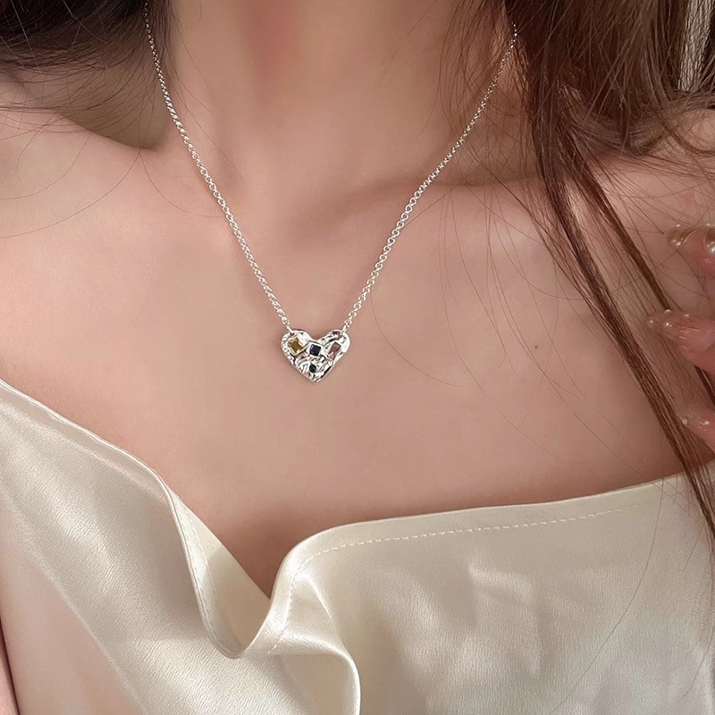 Light Luxury Minority Square Shell Necklace for Women Summer Design Versatile Simple Clavicle Chain Ins Cold Style Ornament