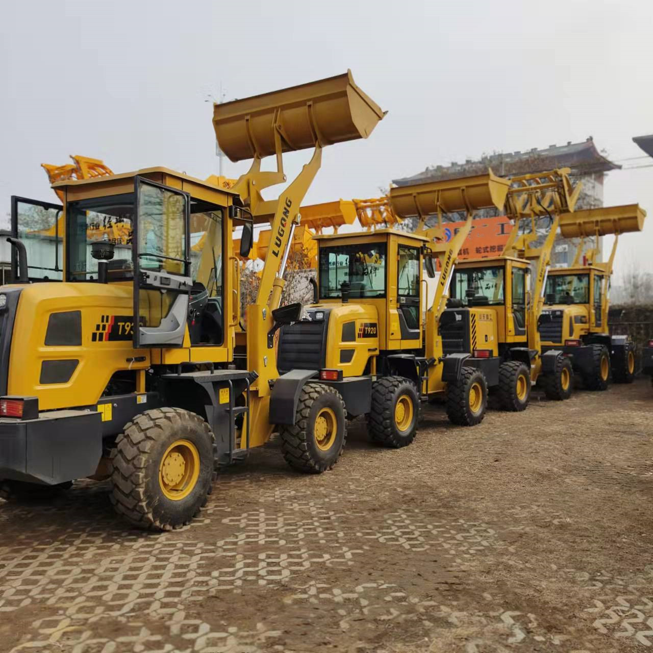 新款鲁工明宇装载机 建筑沙场四驱小铲车 粮食煤炭四驱抓草机