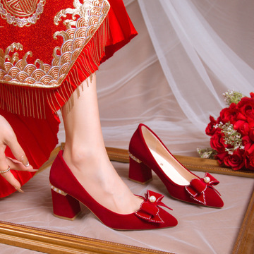 婚鞋新娘鞋秀禾婚纱两穿新款中式红色尖头高跟鞋女孕妇批发价