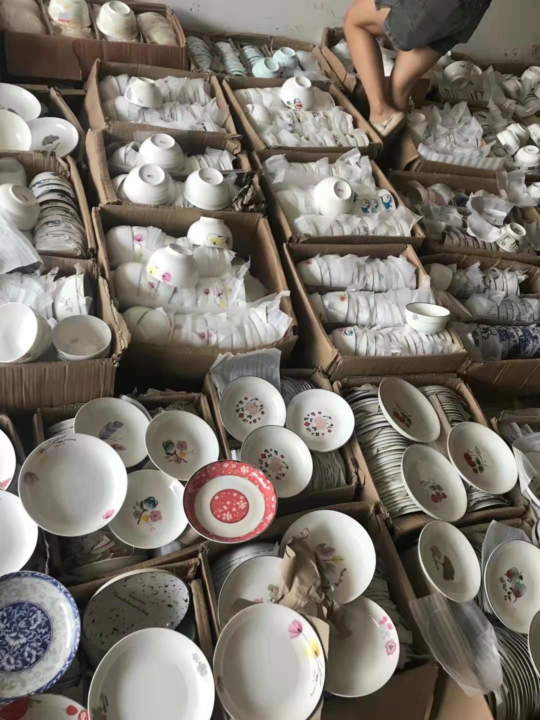 1元陶瓷碗 盘子 地摊碗 2元店 碗碟子 便宜陶瓷碗 库存 陶瓷碗