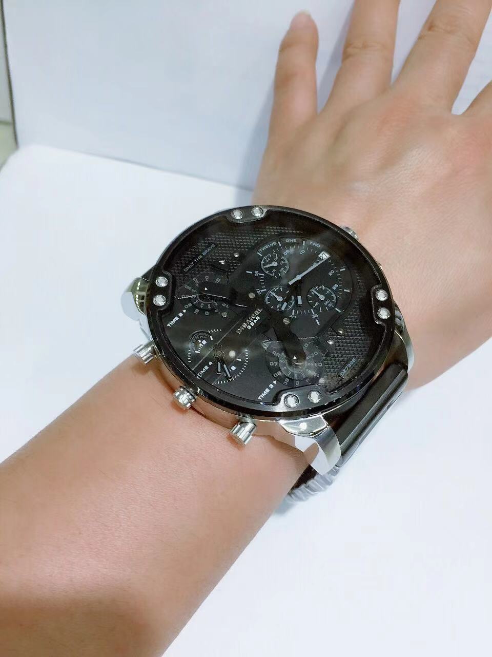 迪赛卡/disaicel不锈钢胶带大盘男士硅胶带男士女士腕表石英手表