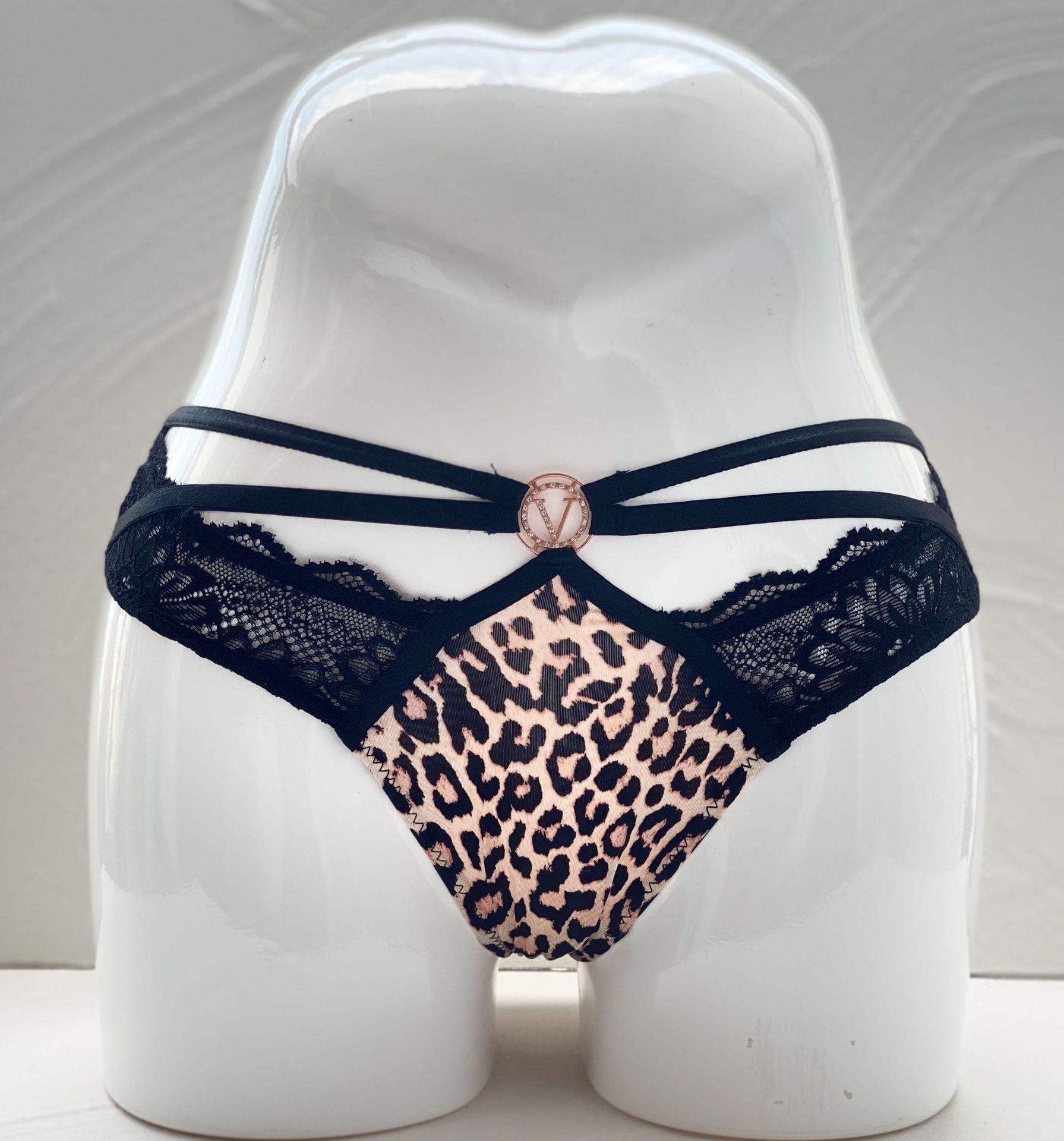 新款蕾丝内裤女 时尚性感蕾丝花边镂空印花丁裤女士三角裤底裤