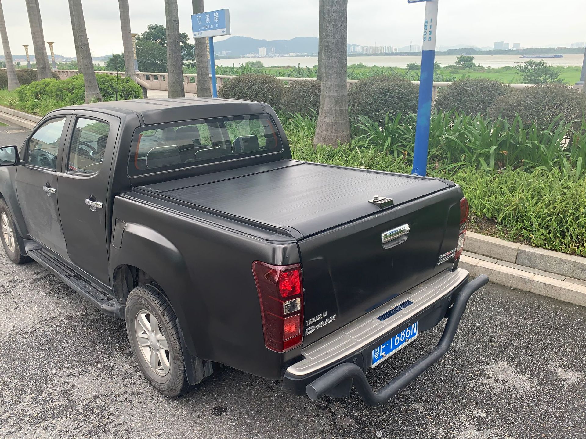 五十铃dmax后箱盖d-max经典瑞迈卷帘盖尾箱平盖皮卡改装