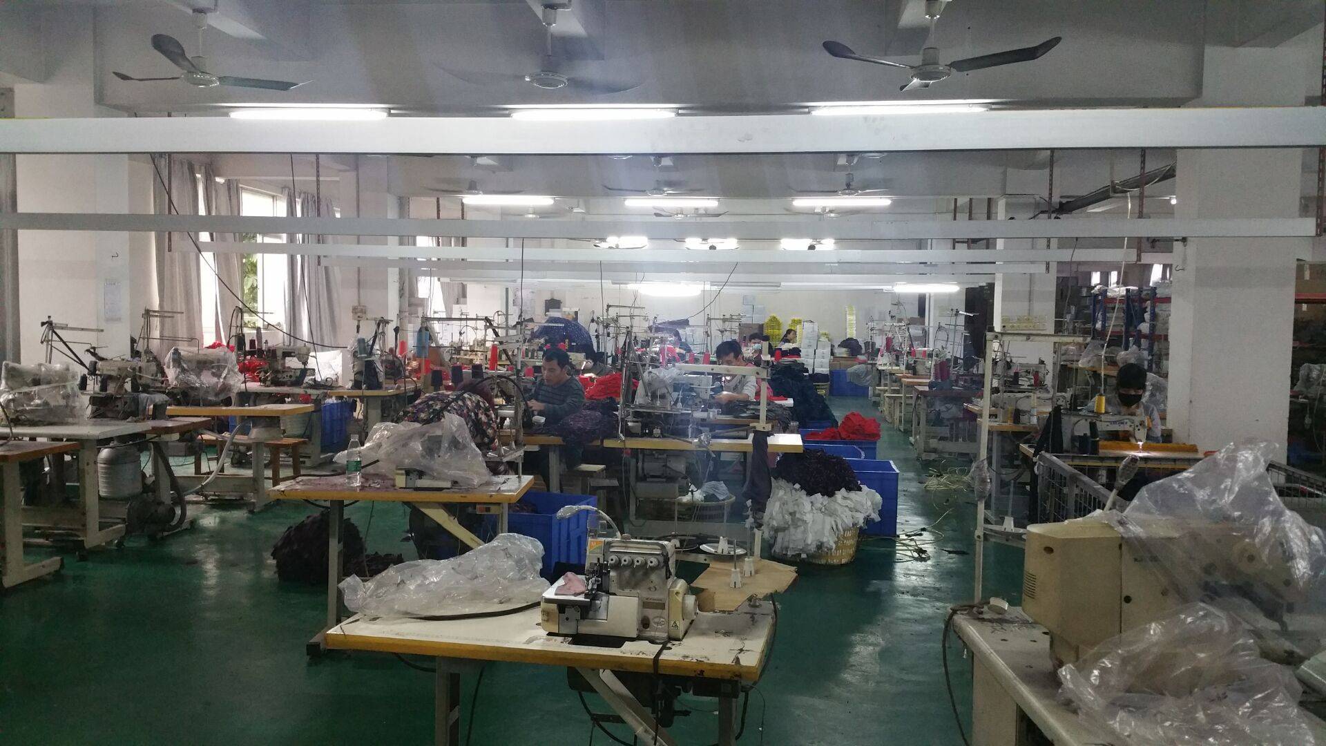 中山市小榄镇宝骆制衣厂