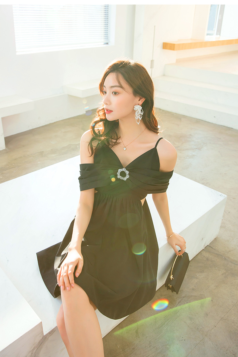 一字肩性感连衣裙黑色小礼服抹胸露肩露背露腰a字吊带蓬蓬公主裙