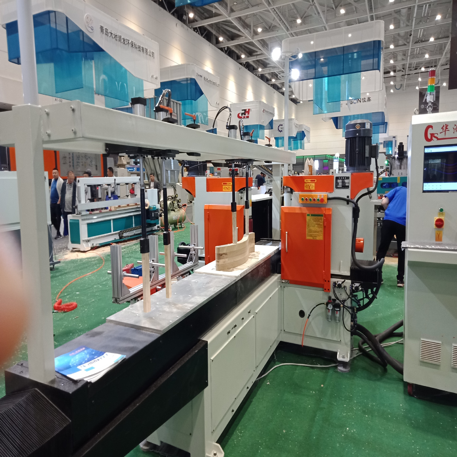 木工铣床 双面仿形铣 hg-04型号数控双面铣 铣型质效果好