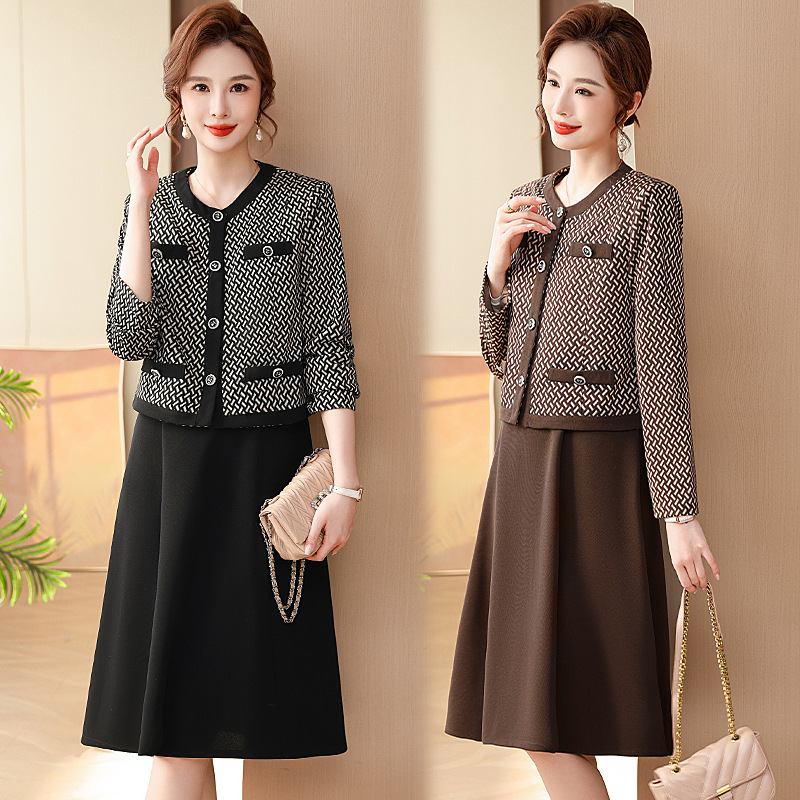 春季新款妈妈连衣裙套装2024春秋中老年女装时尚洋气遮肚套裙批发