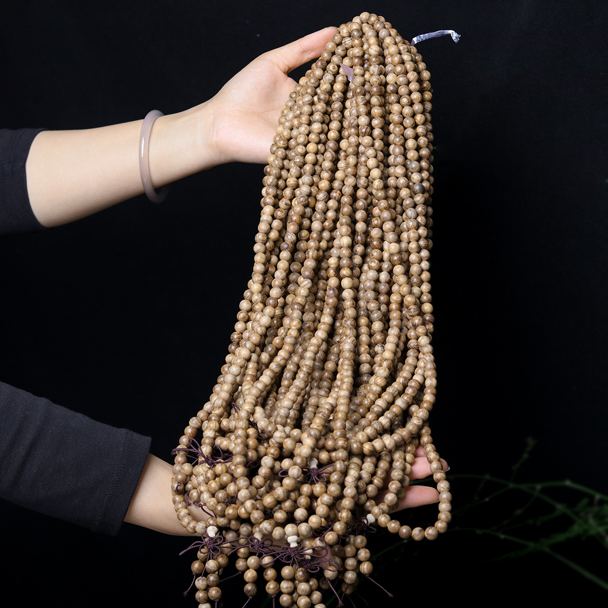 厂家批发奶香木108颗佛珠手链文玩木制多圈手串女男饰品地摊货源