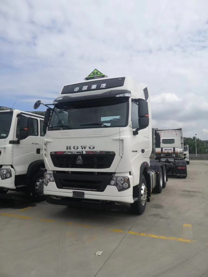 重汽豪沃t7牵引车国六排放曼白色18953179838