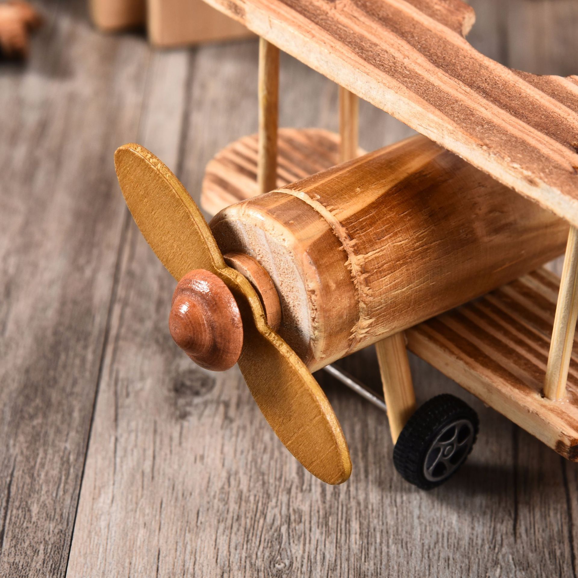 木头飞机松木盒装玩具模型战头机一战双桨前螺旋桨单座双排轮轻型