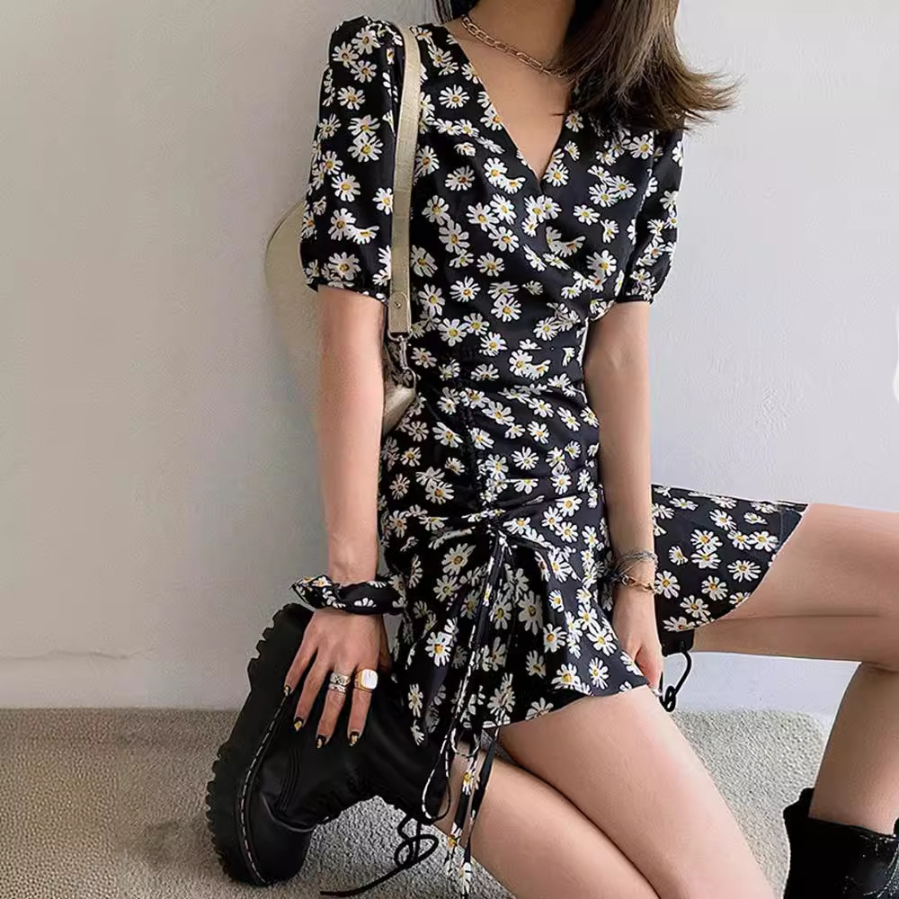夏季新款套头高腰街头风a字裙小雏菊碎花v领连衣裙女-阿里巴巴
