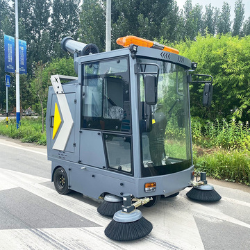 道路环卫清扫车工厂车间四轮电动扫地车物业保洁吸尘驾驶式扫地机
