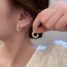高级轻奢气质圆圈珍珠耳环2024年新款潮耳圈女耳扣小众设计感耳饰