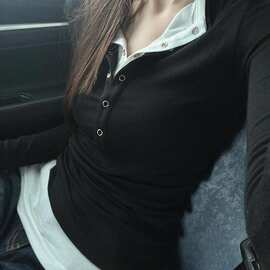 3.拼接v领纽扣长袖t恤女秋冬修身显瘦辣妹独特超好看上衣