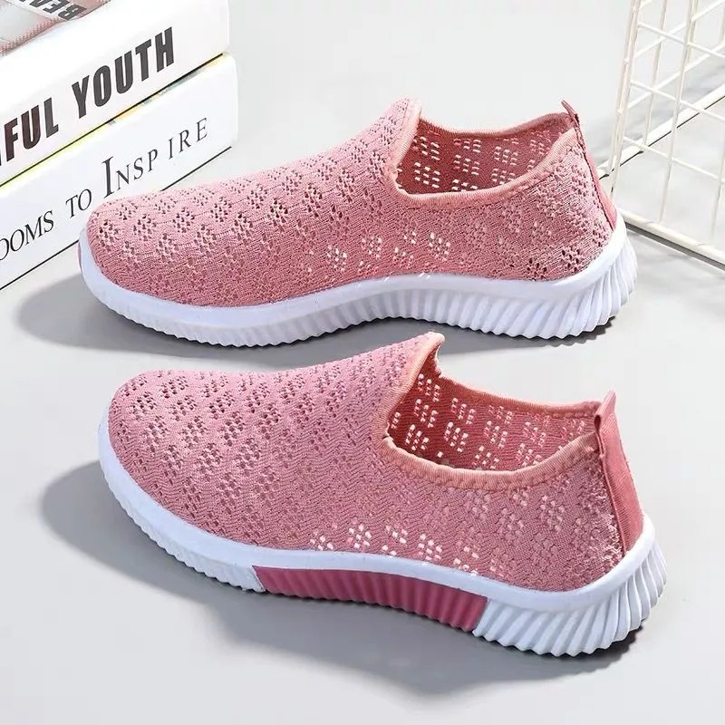 Old Beijing Cloth Shoes Women's New Sports and Leisure Mesh Surface Shoes Women's Shoes for the Elderly Older Mom Shoes Spring and Autumn Breathable One Pedal