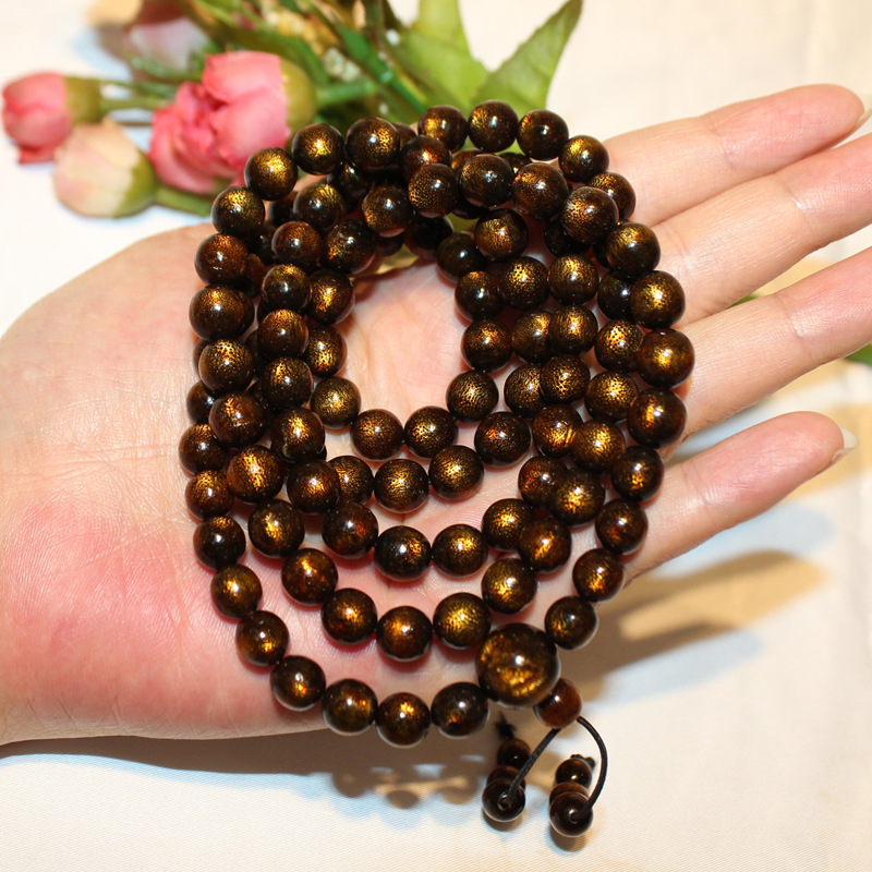 材质:金丝海柳(又名:海底铁树 印尼产地又称:黑颜色珊瑚) 形状:项饰