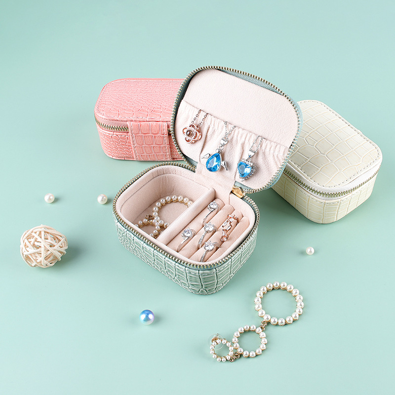 Cross-Border Jewelry Box Pu Leather Portable Jewelry Jewelry Bag Bracelet Ornament Stud Earring Storage Box in Stock Wholesale