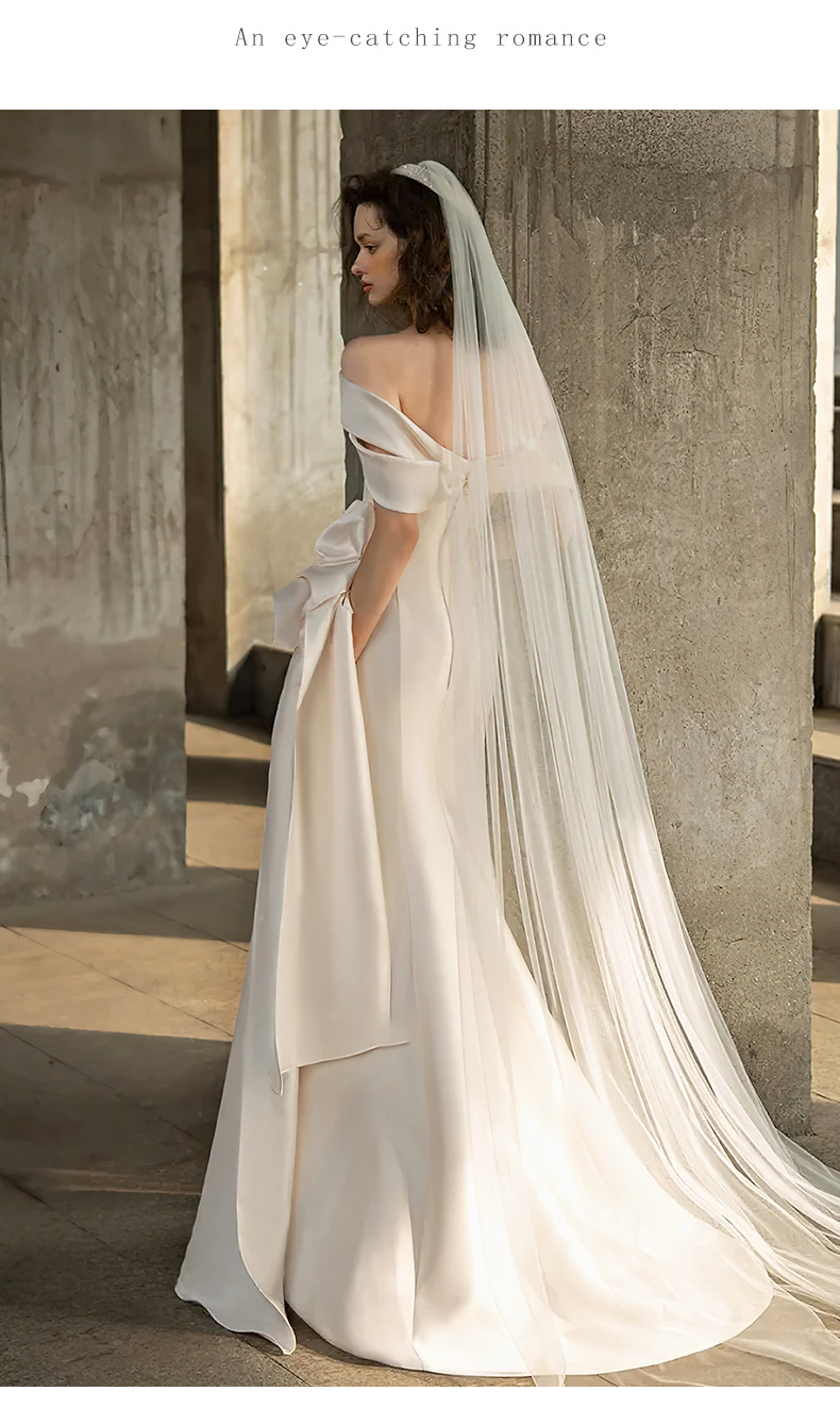 一字肩轻婚纱2021新款简约轻奢小众缎面轻婚纱迎宾纱礼服女小拖尾