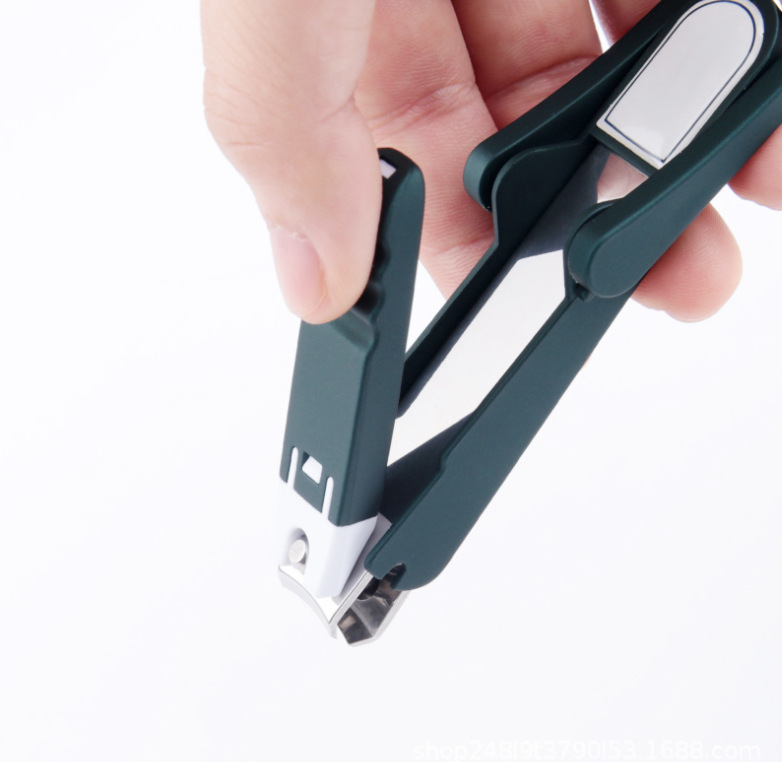 Multifunctional Creative with Magnifying Glass for the Elderly Practical Anti-Splash Nail Clippers