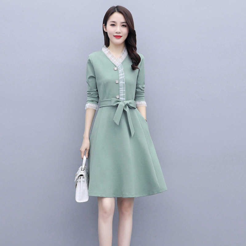 新品现货2021春季女装韩版修身显瘦v领针织中长款连衣裙 r2110