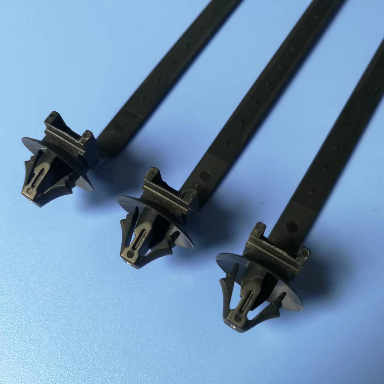 厂家自售尼龙扎带汽车束线带型号9971适用孔径7mm