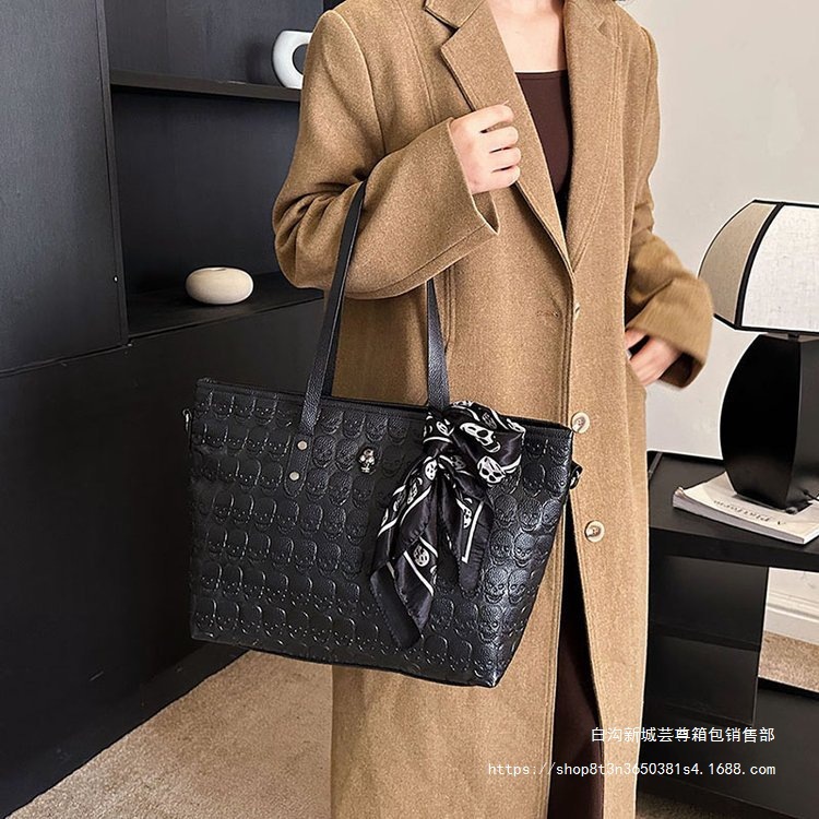 跨境欧美潮铆钉大包包印花花骷髅头丝巾单肩包手提包时尚休闲女包