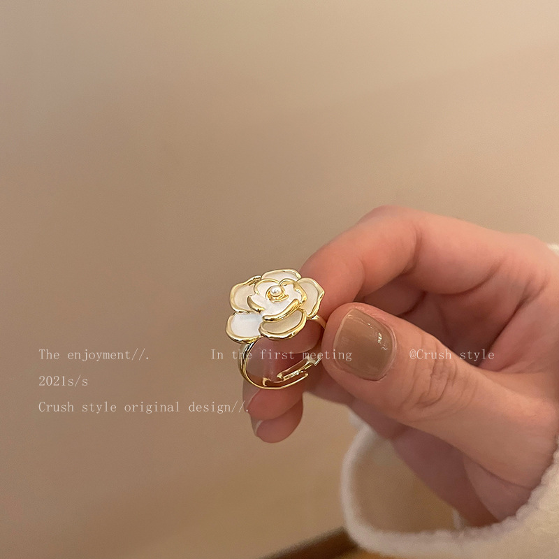 2023 New Korean French White Camellia Ring Retro Gentle Dignified Sense of Design Niche Ring Rings