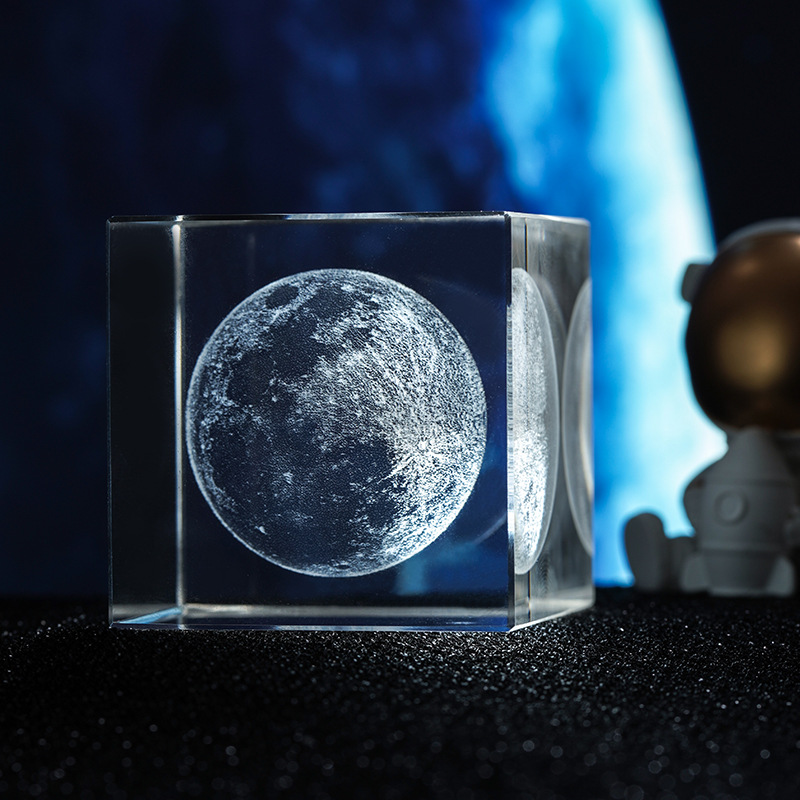 创意3d立体月球摆件办公桌透明水晶浮雕书桌装饰品摆设小方块纸镇