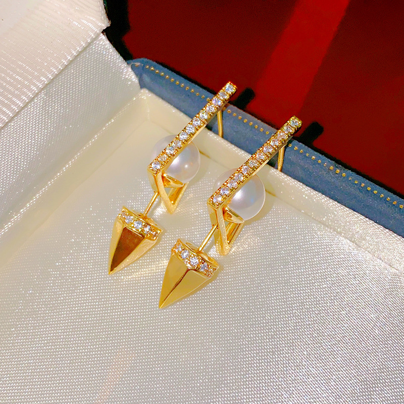 Gold Plated Silver Needle Triangle Metal Pearl Earrings Trendy Personality Stud Earrings Light Luxury High-Grade Earrings Wholesale