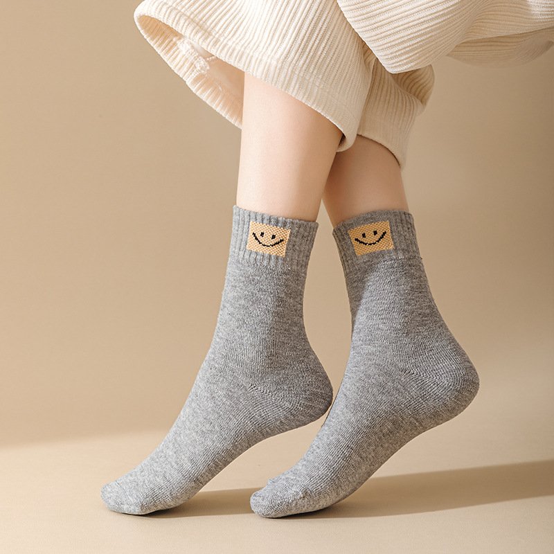 Autumn and Winter New Socks Women's Thickened Small Smiley Face Terry-Loop Hosiery Warm Mid-Calf Length Socks Floor Mid-Calf Length Socks Zhuji Wholesale