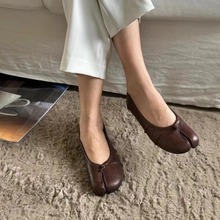 平底豆豆鞋女2024年春季新款韩版小众复古个性分趾猪蹄软底芭蕾鞋