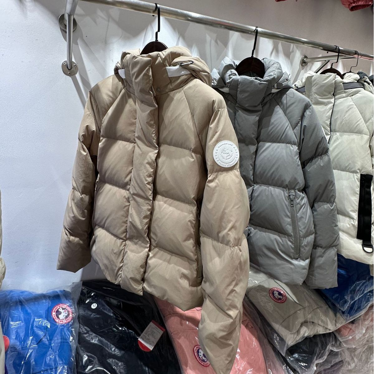 2023冬季新款300g白鸭绒羽绒服女短款加厚面包服情侣韩版连帽外套