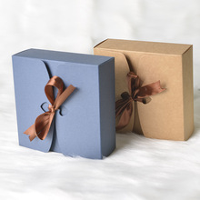 FSC再生牛皮纸简易折叠盒定制丝带对开卡盒服饰礼品包装纸盒设计