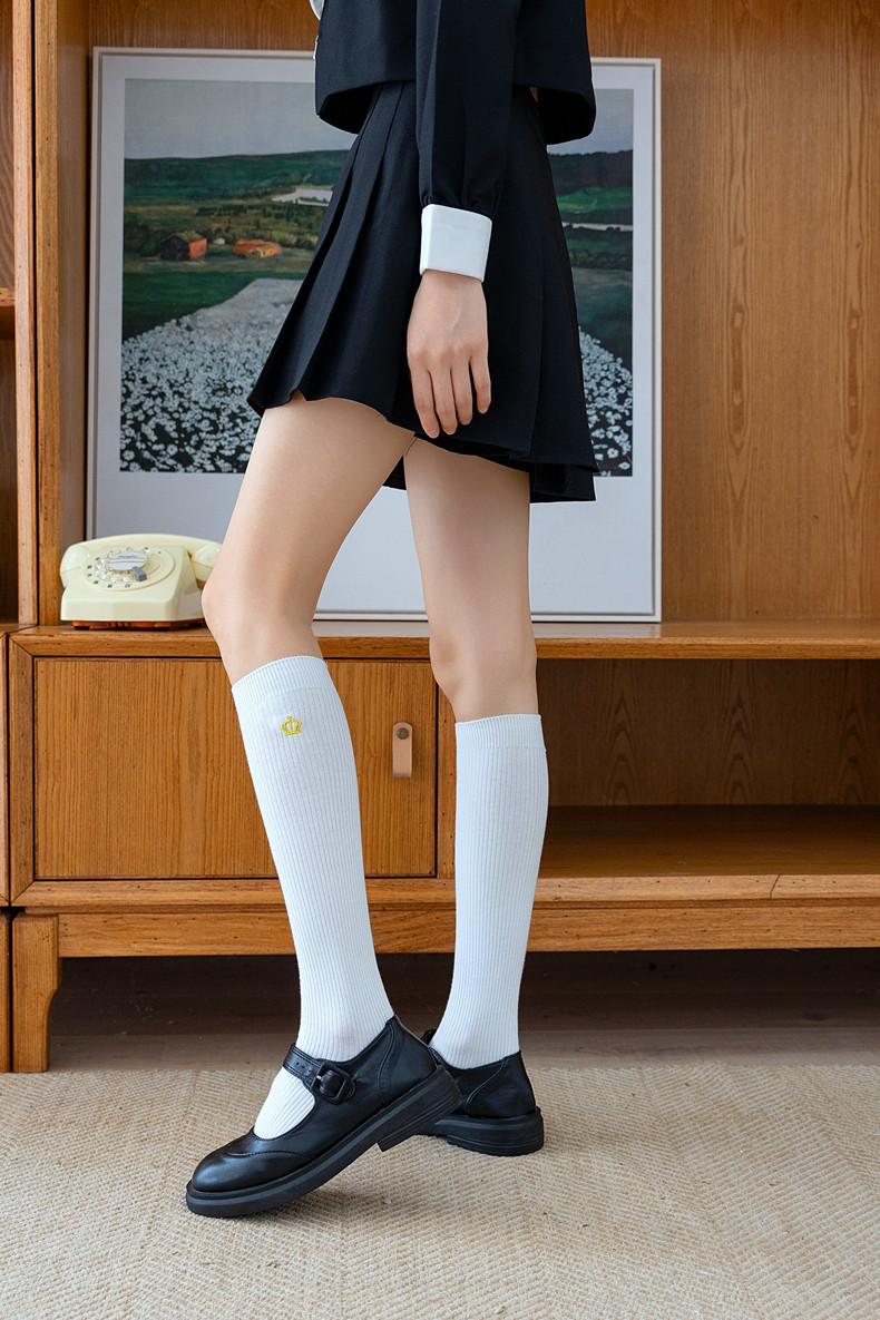 春秋精梳棉刺绣皇冠中筒袜女jk学生长筒及膝小腿袜日系ins学院风