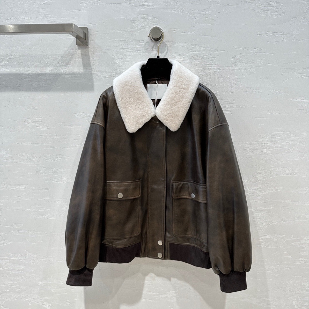 明星金智妮同款可脱卸羊羔毛领绵羊皮皮衣夹克女棒球服加厚外套