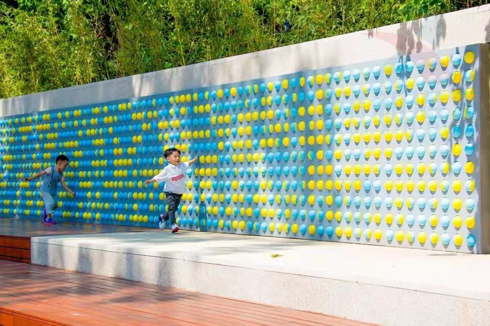 户外抚摸墙翻翻乐大型网红商场双色创意广告签到翻转互动滚珠墙