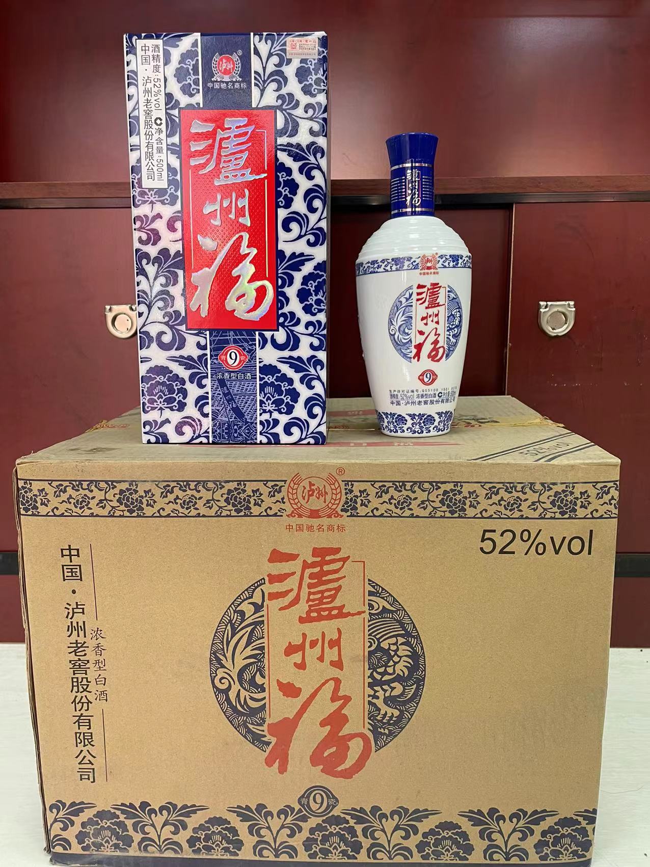 2012年库存老酒泸州白酒泸州福52度整箱6瓶送礼品袋