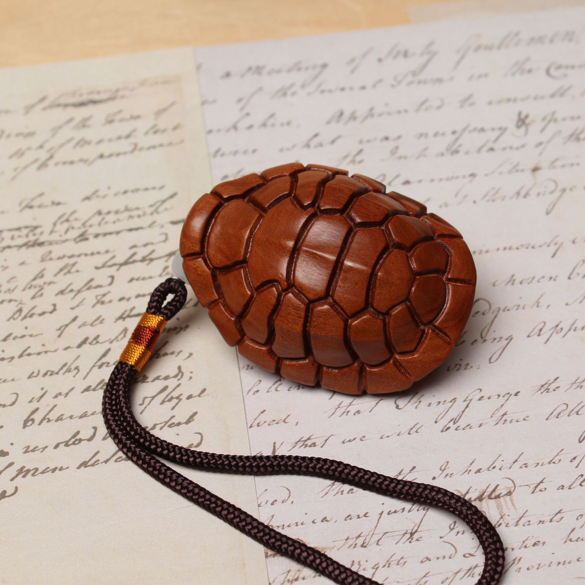 雷击枣木富甲天下手把件雕刻古典龟甲福气小乌龟手玩件实物拍摄