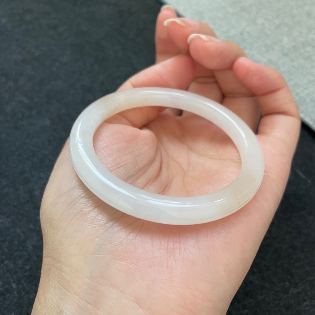 新疆和田玉藕粉色圆条玉石手镯老坑青海料带证书终生保真