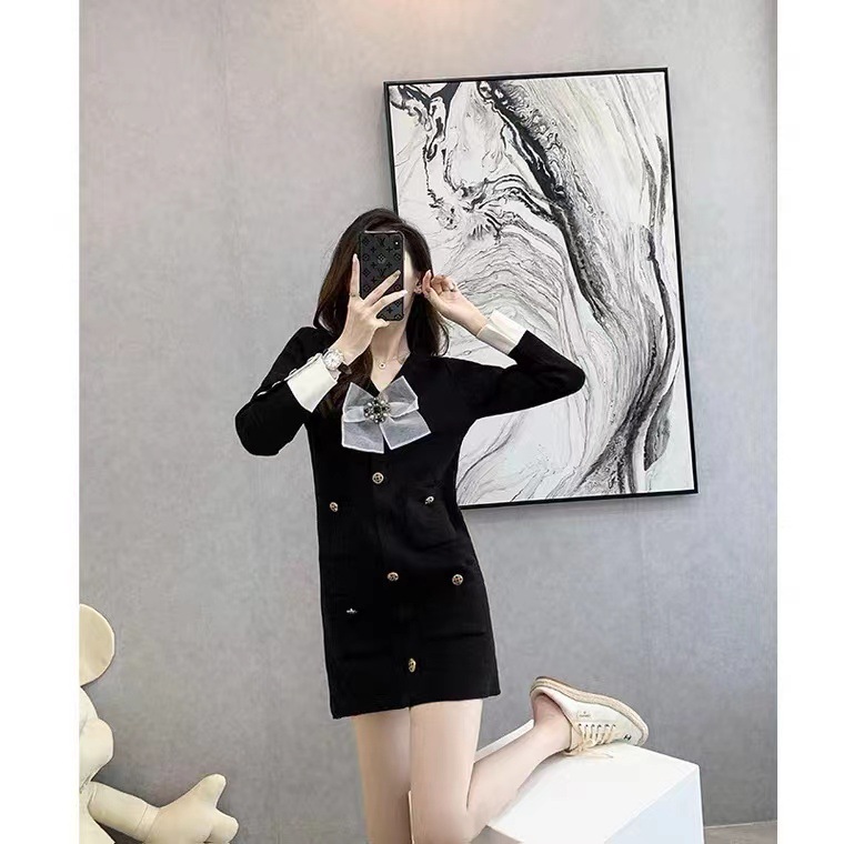 Autumn and Winter 2023 New French Retro Small Elegant Socialite Waist Slimming Knitted Long-Sleeved Dress Women
