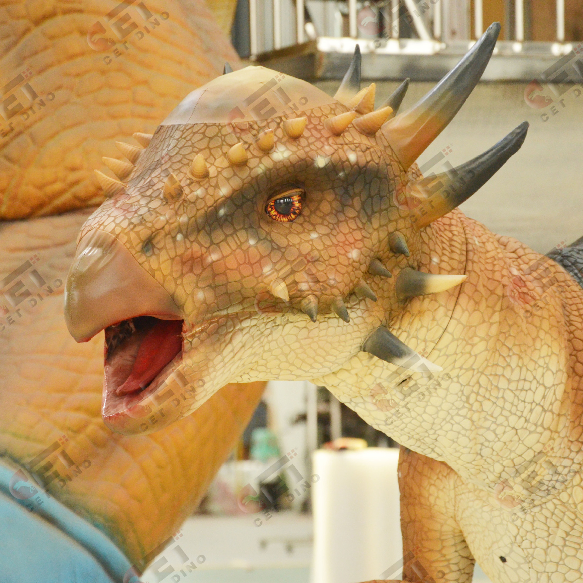 大型仿真恐龙皮套真人可穿恐龙服装 能动会发声暖场互动表演展品