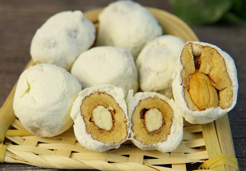 西域皇后奶枣网红新疆奶酪枣巴旦木夹心红枣杏仁小零食小吃特产